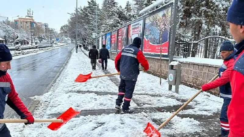 Yol ve Kaldırımlarda Kar Temizliği