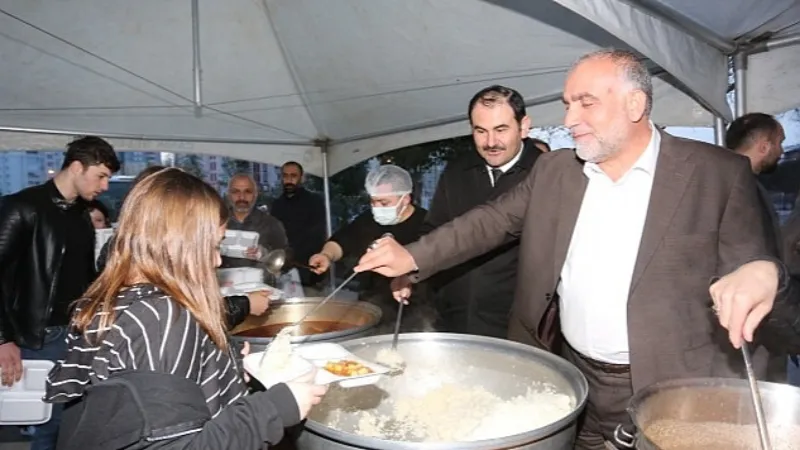 Başkan İbrahim Sandıkçı Öğrencilerin Ramazan Sevincini Paylaştı