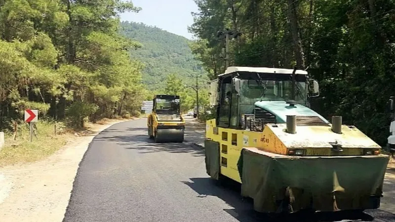 Muğla Büyükşehir, Marmaris'te 183 Km Yol Çalışması Yaptı