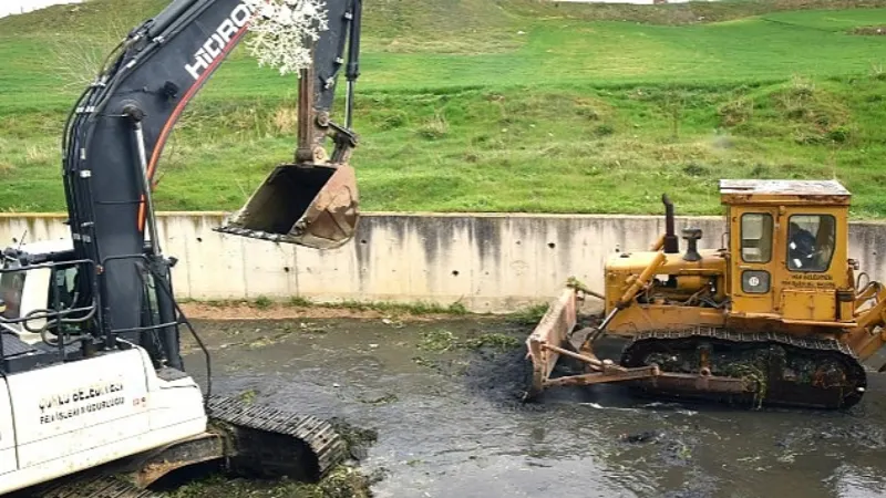 Kumluca Deresi'nde Islah Çalışmaları Devam Ediyor