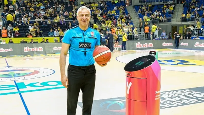 Yemeksepeti'nin Teslimat Robotu YEBO'dan, Fenerbahçe Beko-Galatasaray Nef Basketbol Maçında Bir İlk!