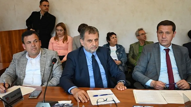 Kemer Belediyesi Nisan ayı meclis toplantısı, Kemer Belediye Başkanı Necati Topaloğlu başkanlığında gerçekleştirildi