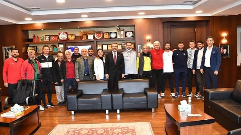 Depremden etkilenen çocuklar için futbol turnuvası