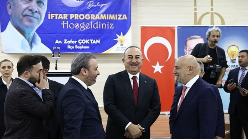 Bakan Çavuşoğlu'nun Katılımıyla Hem İftar Hem Genmlik Buluşması