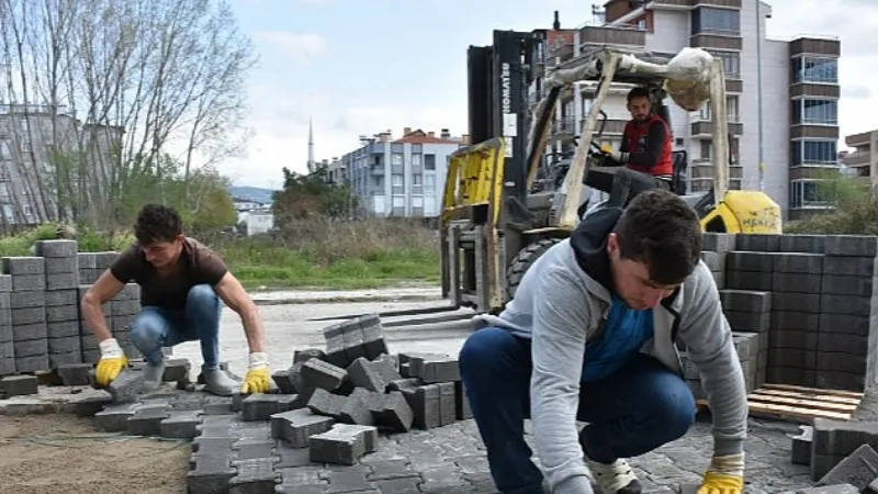 Akçay Sarıkız Meydanı Yeniden Düzenleniyor