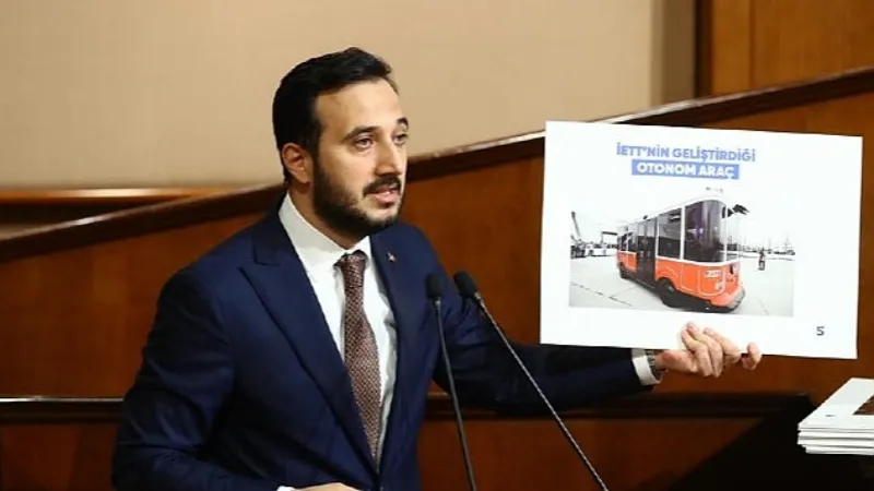 Abdullah Özdemir, CHP'li İBB yönetimine seslendi:  İETT'nin otonom aracını devrim otomobillerinin kaderine terk ettiniz