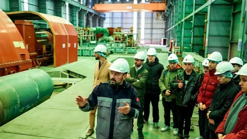 Enerjinin Yıldızları doğal gaz santralinde elektrik üretimini yerinde deneyimledi