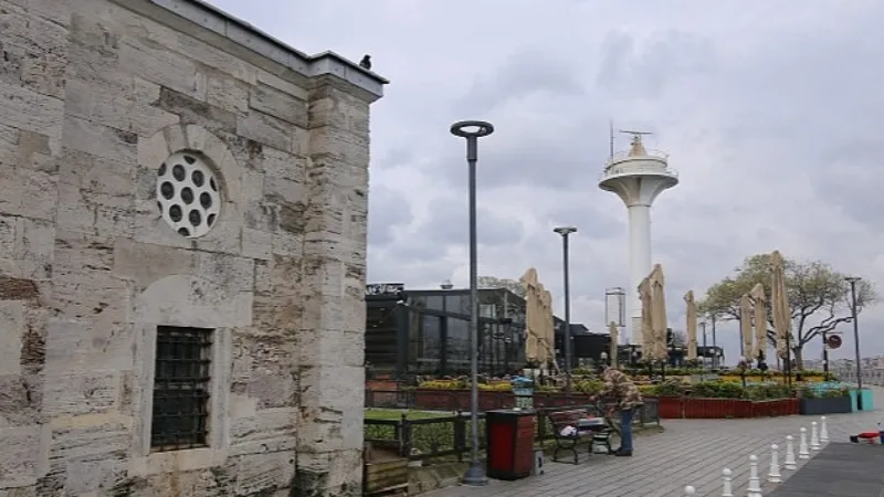 Kuşkonmaz Camii Bitişiğindeki Kafe-Konduşarı Yıktırmıyorlar