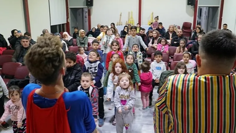 Çocuklar Geleneksel Ramazan Akşamı Çocuk Şenliğini Çok Sevdi