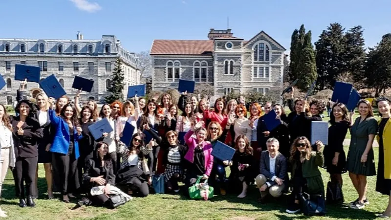 PWN İstanbul “Sağlığa Yön Verecek Kadın Liderler Programı" İkinci Mezunlarını Verdi