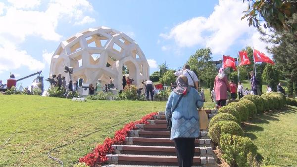 15 Temmuz Şehitler Anıtı’na ziyaretçi akını 