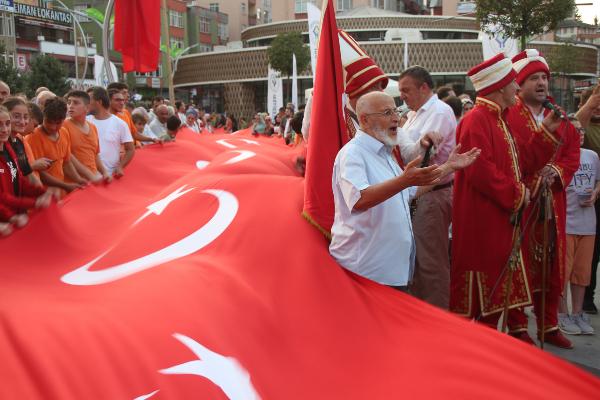 İsmail Kahraman: Şehirlerin kurtuluş yıldönümleri kutlanmasına karşıyım