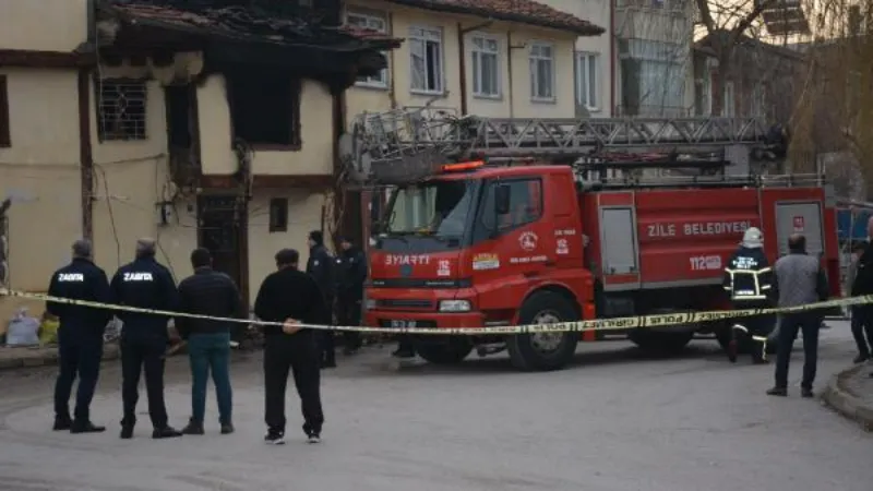 Tokat'ta 2 katlı evde yangın: 3 ölü, 1 yaralı