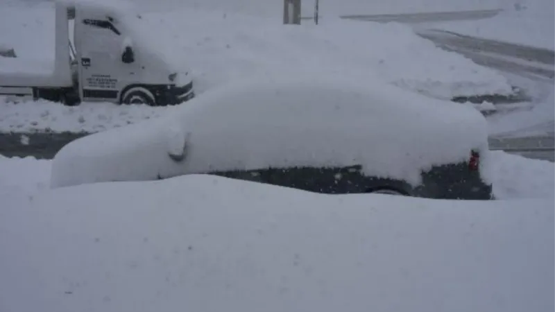 Bitlis'te kar kalınlığı, 1 metreyi aştı