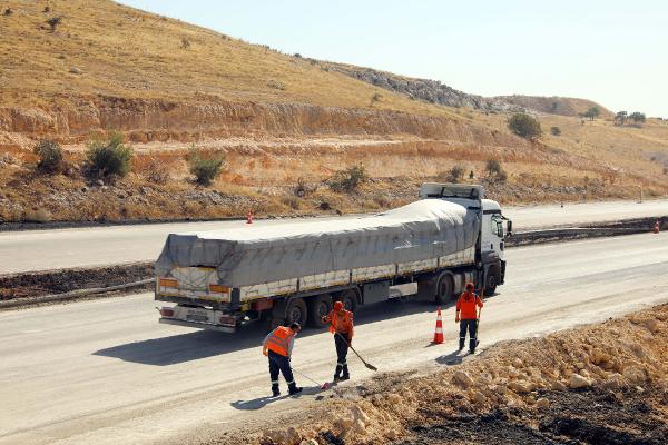 TAG Otoyolu, 27 saat sonra yeniden ulaşıma açıldı
