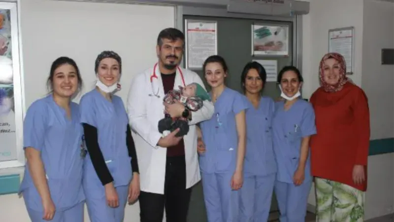 710 gram doğan Arden bebek, hayata tutundu