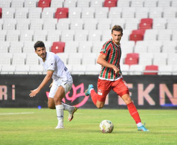 Karşıyaka'da Fatih yetişiyor