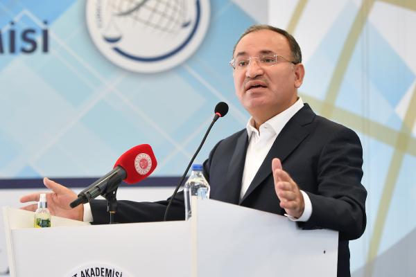 Bakan Bekir Bozdağ: Yargıda yapay zekayı kullanma konusunda kararlı adımlar atıyoruz