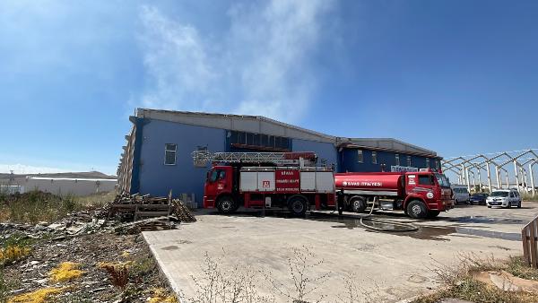 Sivas'ta mobilya fabrikasında çıkan yangın söndürüldü