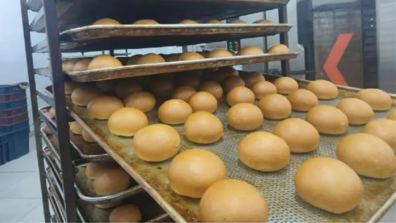 Liselilerin ürettiği 54 bin ekmek deprem bölgesine gönderildi