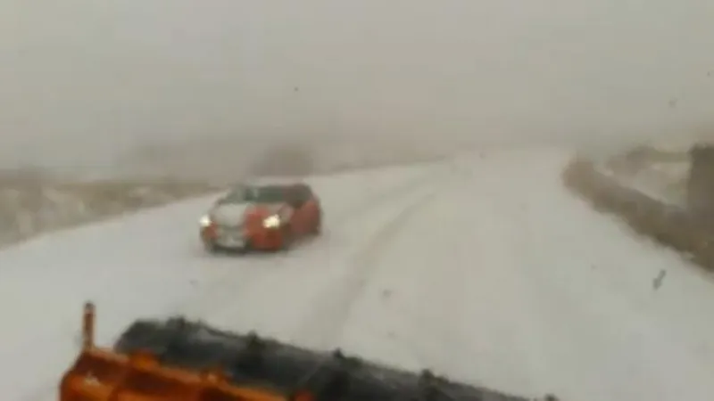 Tunceli-Erzincan kara yolunda karla mücadele