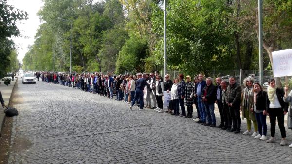 Edirne'de kent ormanına millet bahçesi olmaması için 'insan zinciri' eylemi