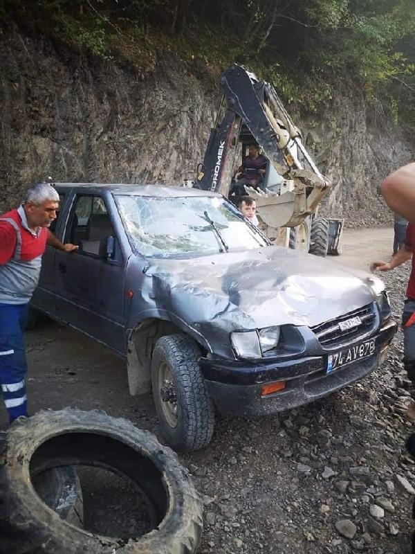 Bartın'da Orman İşletme Şefliğine ait kamyonet devrildi: 3 yaralı