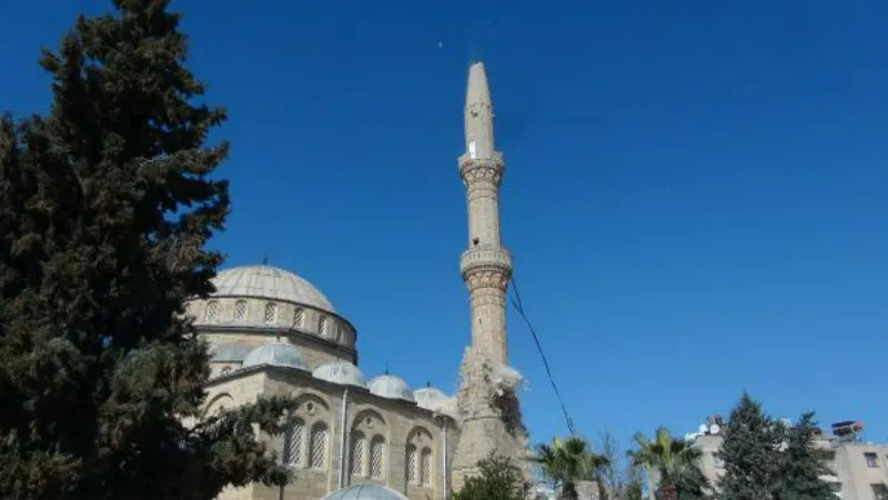 Kilis’te hasarlı minareleri yıkılan camiler, ramazanda ibadete açılacak