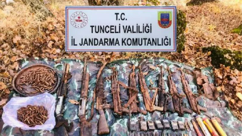 Tunceli’de, teröristlerin kullandığı sığınakta silah ve mühimmat ele geçirildi