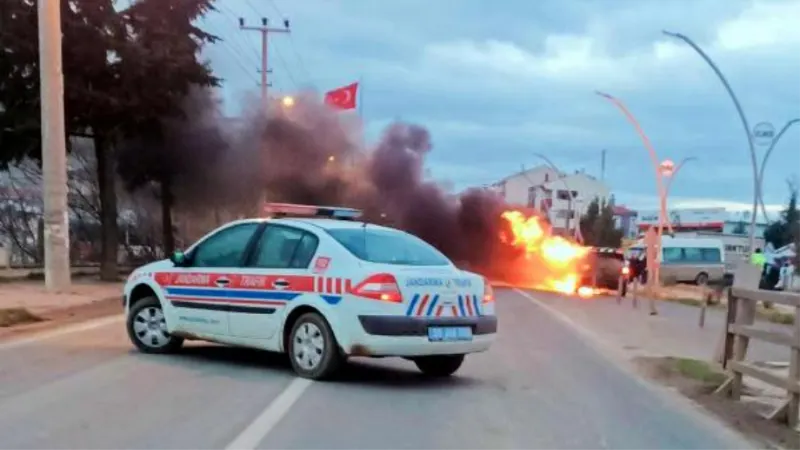 Ergene'de Seyir halindeyken alev alan otomobil yandı