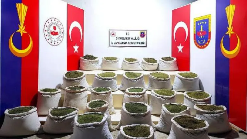 Diyarbakır'da terör örgütüne operasyon; 572 kilo 'esrar' ele geçirildi