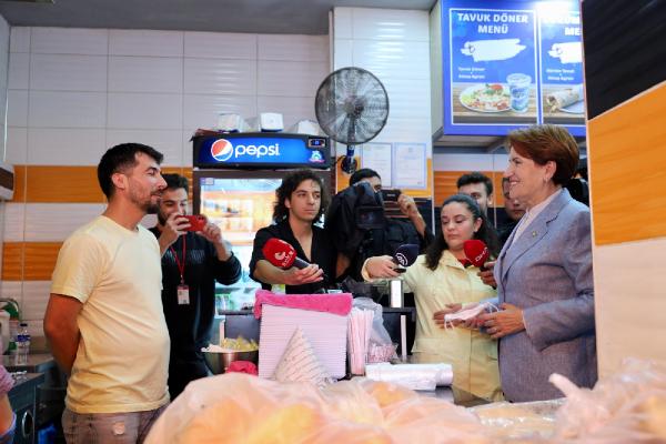 Akşener Sultangazi'de esnafı ziyaret etti