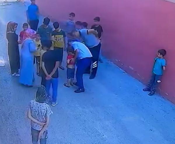 Boğazına madeni para takılan Kasım, Heimlich manevrasıyla kurtarıldı
