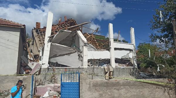 Yozgat'ta doğal gaz patlaması; 2 katlı bina çöktü, 3 yaralı