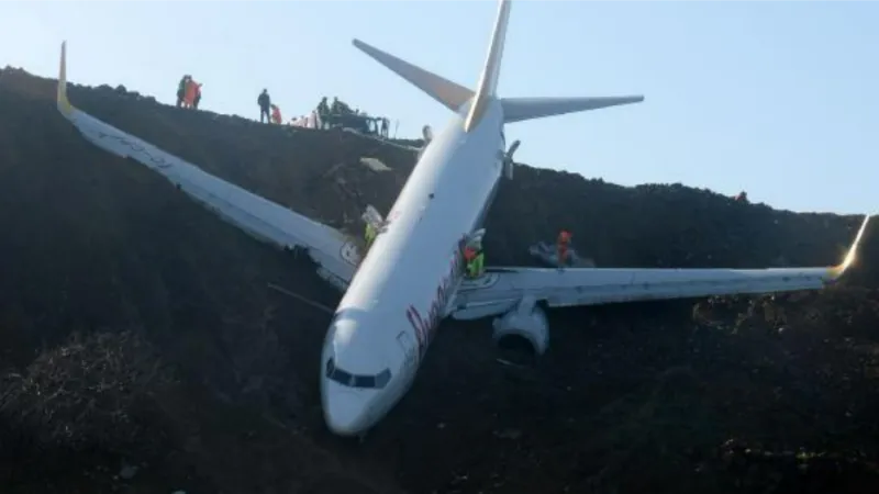 Pisten çıkan uçakta yolcuların 'ölüm korkusu'