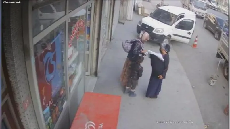 Sultangazi'de tırnakçılık yapan kadınlarla esnaf arasında arbede 