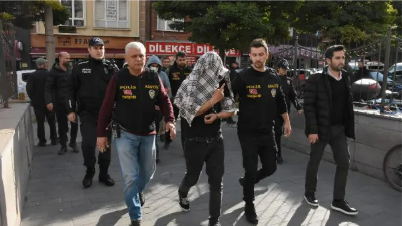 Fuhuş operasyonunda gözaltına alınan 12 şüpheli adliyede