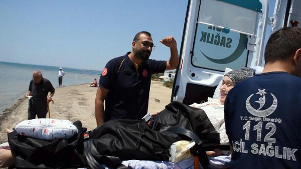 Evinden çıkamayan hastanın deniz kenarı isteği ambulansla yerine getirildi