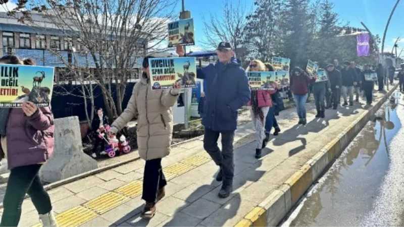 Tunceli’de avcılar protesto edildi