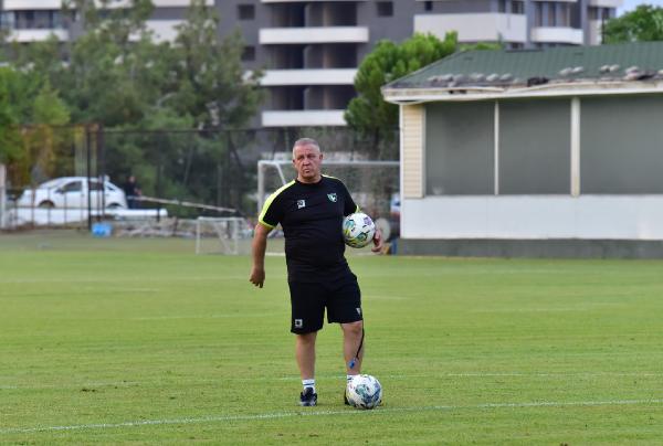 Denizlispor'da Mesut Bakkal inançlı 