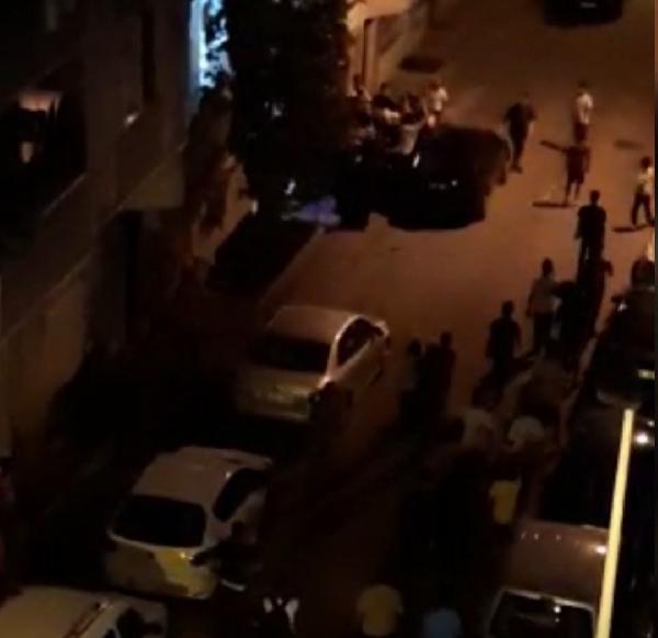 Sultangazi'de polis kavgaları engellemek için havaya ateş etti