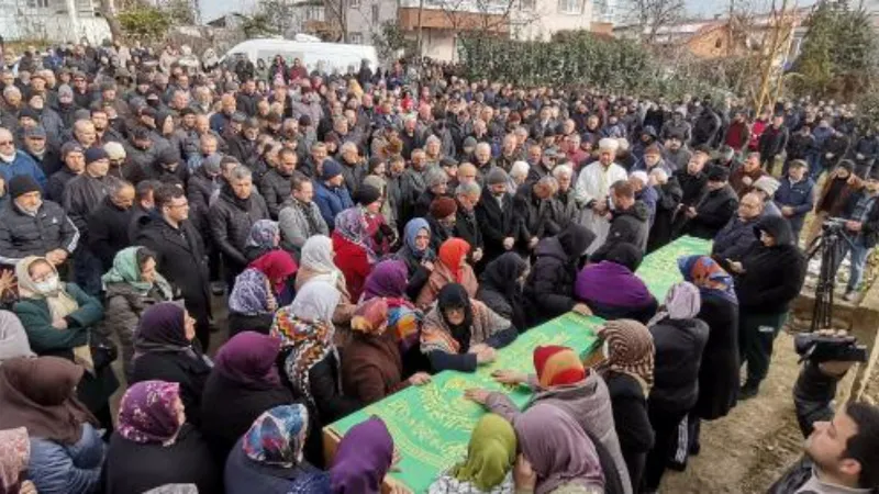 Depremde enkazda kalan 3'ü çocuk 6 kişi, Ordu'da toprağa verildi