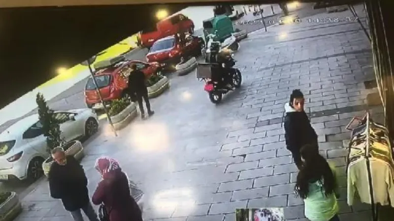 Gaziosmanpaşa'da motosikletliden lokantaya silahlı saldırı