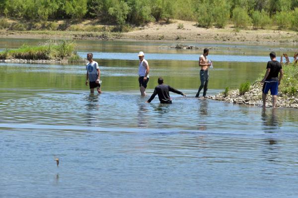 Hayat'ı kurtarıp, kendisi nehirde kaybolan oto tamircisi 5 gündür aranıyor