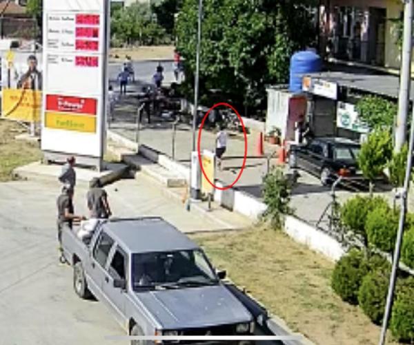 İzmir'de cinayetle sonuçlanan kavgada jandarmaya da ateş açılmış; o anlar kamerada