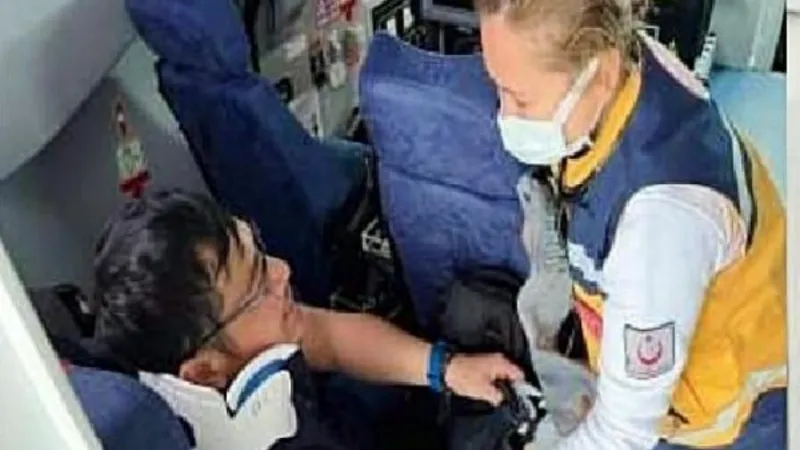 Gemide yaralanan Filipinli mürettebatı, Sahil Güvenlik hastaneye ulaştırdı