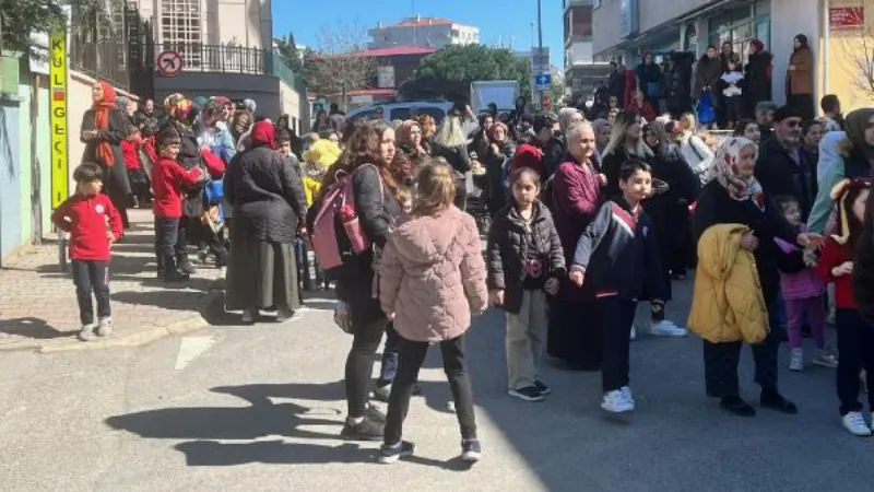 Kartal'da velilerden okul önünde eylem