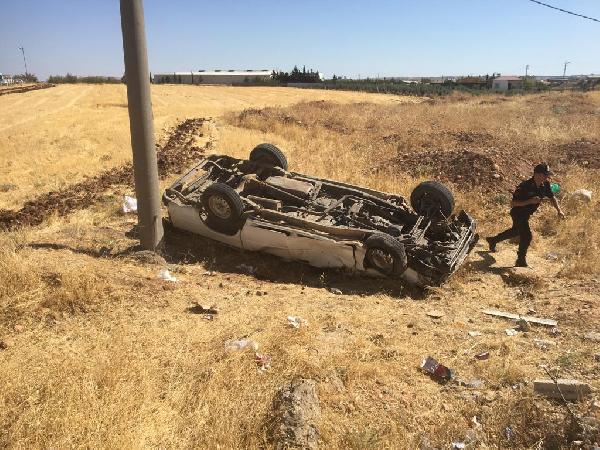 Hafif ticari araç şarampole devrildi: 1 ölü, 3 yaralı