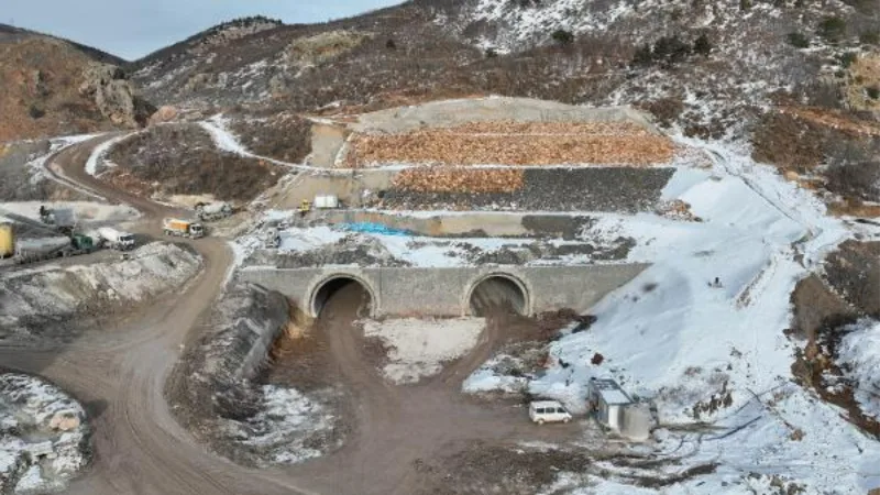 Karadeniz'i Akdeniz'e bağlayacak Geminbeli Tüneli'nde son 100 metre