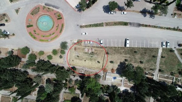 Adana’da ’Mezarlıktaki yeşil alanlar satılarak definler yapıldı’ iddiası